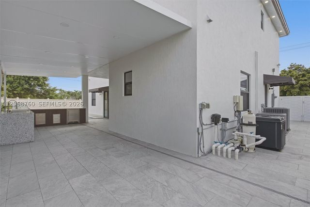 13331 SW 41st St, Miami, FL 33175