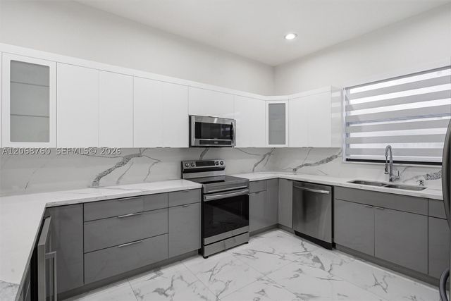 13331 SW 41st St, Miami, FL 33175