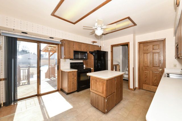 6919 W Bluemound ROAD, Wauwatosa, WI 53213