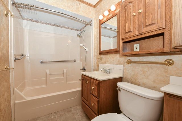 6919 W Bluemound ROAD, Wauwatosa, WI 53213