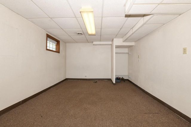 6919 W Bluemound ROAD, Wauwatosa, WI 53213