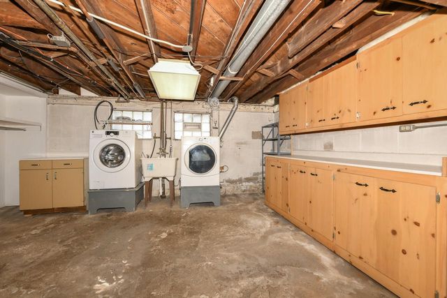 6919 W Bluemound ROAD, Wauwatosa, WI 53213