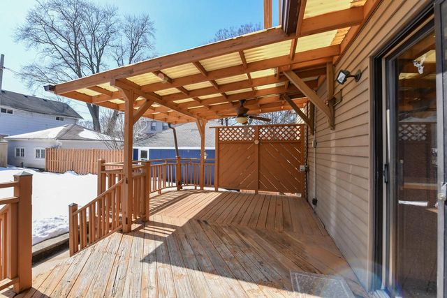 6919 W Bluemound ROAD, Wauwatosa, WI 53213