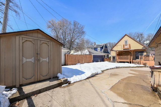 6919 W Bluemound ROAD, Wauwatosa, WI 53213