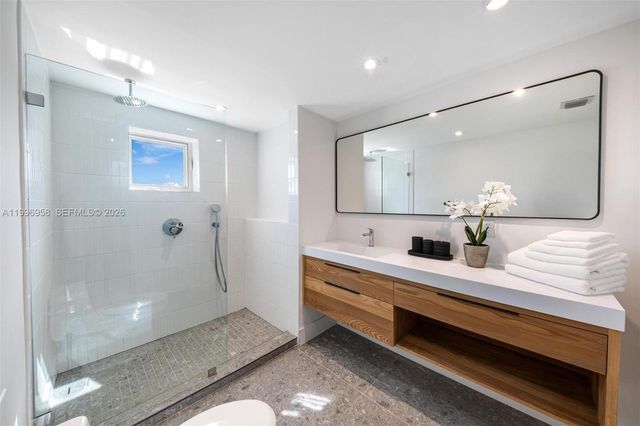 10300 W Bay Harbor Dr 9D, Bay Harbor Islands, FL 33154