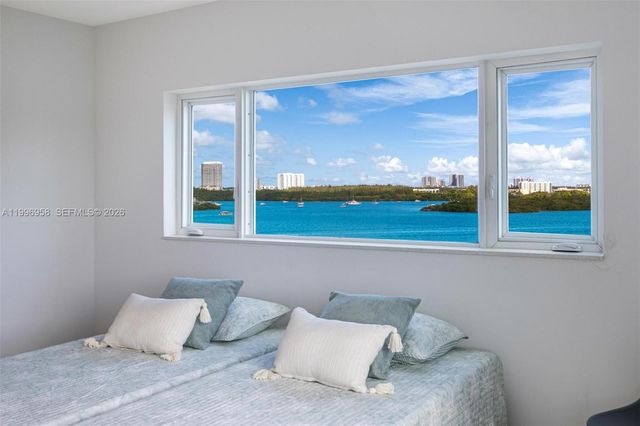 10300 W Bay Harbor Dr 9D, Bay Harbor Islands, FL 33154