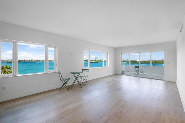 10300 W Bay Harbor Dr 9D, Bay Harbor Islands, FL 33154