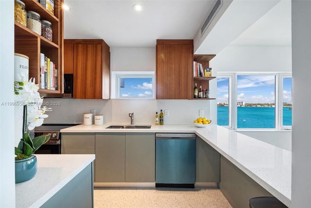 10300 W Bay Harbor Dr 9D, Bay Harbor Islands, FL 33154