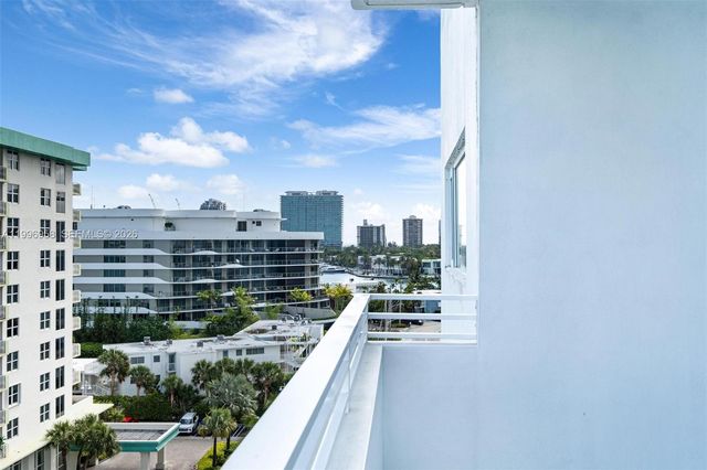 10300 W Bay Harbor Dr 9D, Bay Harbor Islands, FL 33154