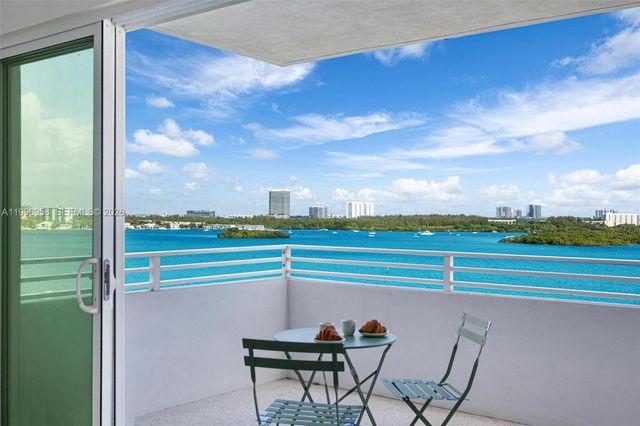 10300 W Bay Harbor Dr 9D, Bay Harbor Islands, FL 33154