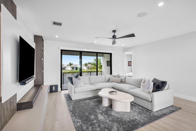 20071 Pacific Dunes Drive, Boca Raton, FL 33434