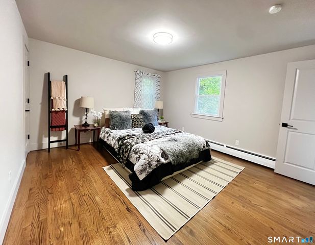 32 Forest Court North, Hamden, CT 06518