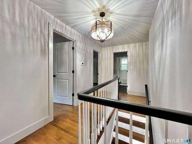 32 Forest Court North, Hamden, CT 06518