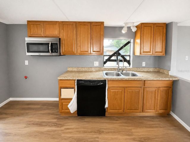 1935 FRUITLAND PARK CIRCLE, Eagle Lake, FL 33839