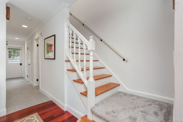 209 Seaside Avenue APT 5, Stamford, CT 06902