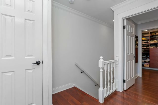 209 Seaside Avenue APT 5, Stamford, CT 06902