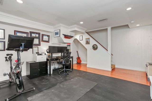 209 Seaside Avenue APT 5, Stamford, CT 06902