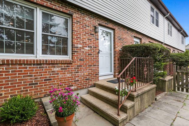 209 Seaside Avenue APT 5, Stamford, CT 06902