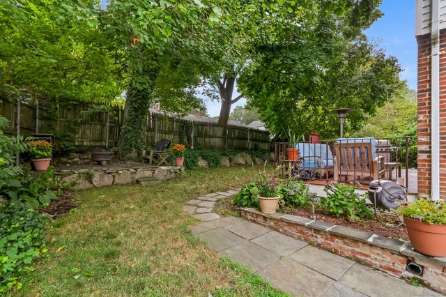 209 Seaside Avenue APT 5, Stamford, CT 06902
