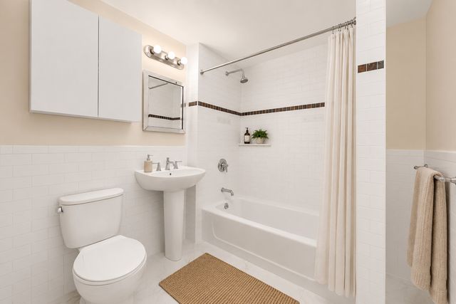 189 Avenue C Apt 3D, New York City, NY 10009