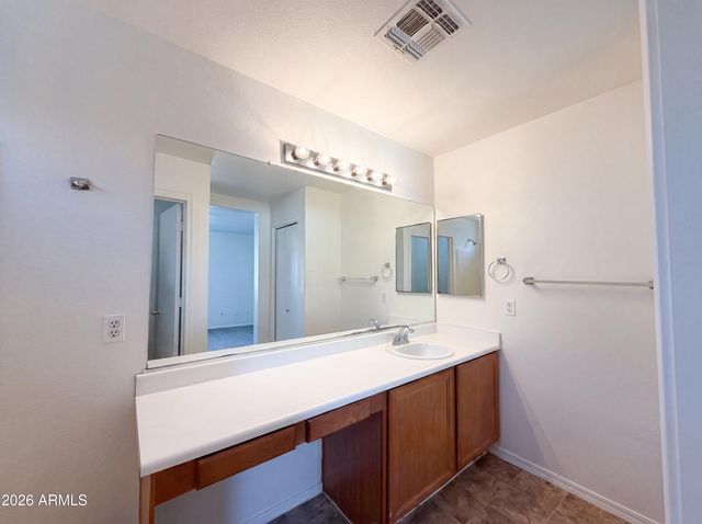 1515 E BLOCH Road, Phoenix, AZ 85040