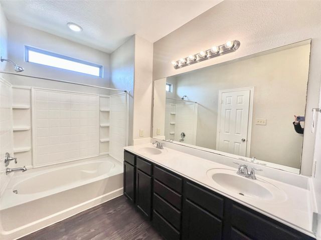 32 Woodland Hills Drive B, Conroe, TX 77303