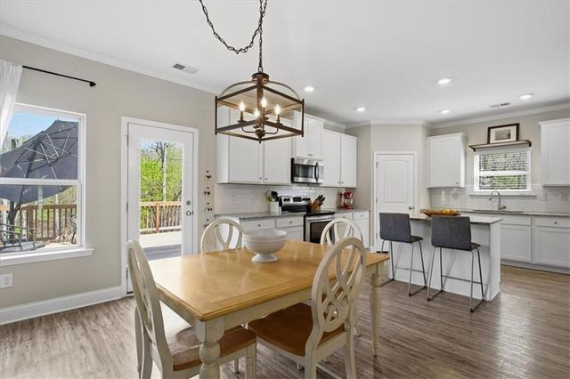 17 Four Feathers Lane NE, Rydal, GA 30171