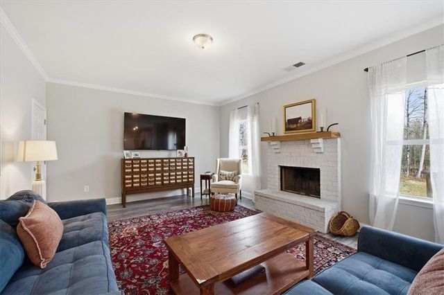 17 Four Feathers Lane NE, Rydal, GA 30171