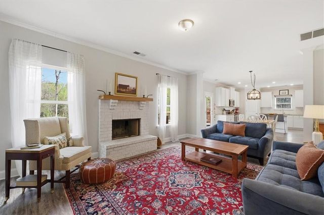 17 Four Feathers Lane NE, Rydal, GA 30171