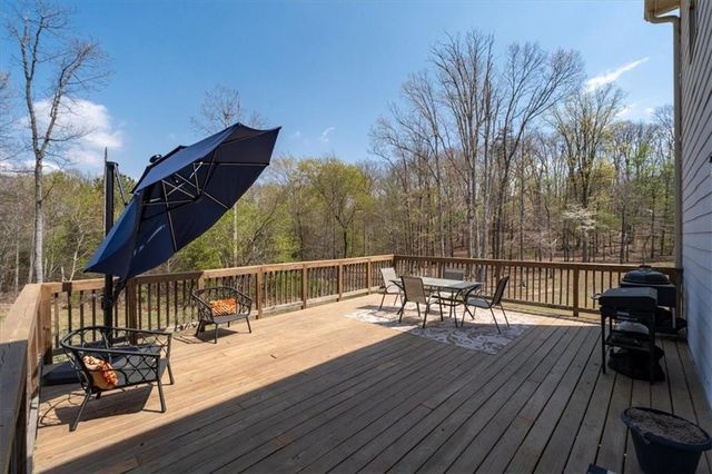 17 Four Feathers Lane NE, Rydal, GA 30171