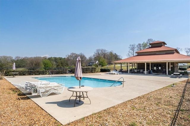 17 Four Feathers Lane NE, Rydal, GA 30171