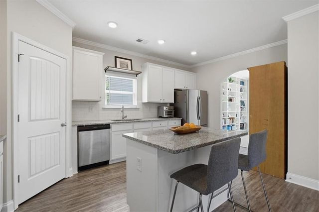 17 Four Feathers Lane NE, Rydal, GA 30171