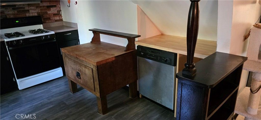 Image 17 of property listing at 16478 New York House, Brownsville, CA 95919