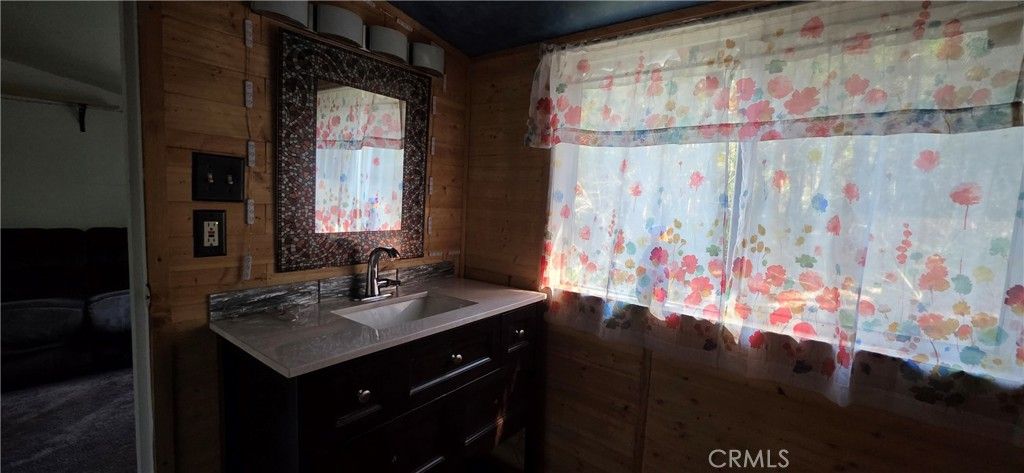 Image 23 of property listing at 16478 New York House, Brownsville, CA 95919