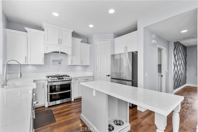 24036 Via Vista, Valencia, CA 91354