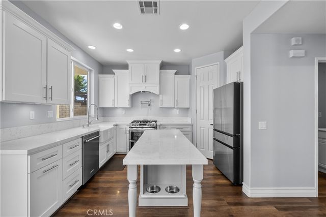 24036 Via Vista, Valencia, CA 91354