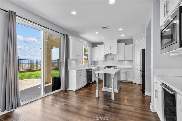 24036 Via Vista, Valencia, CA 91354