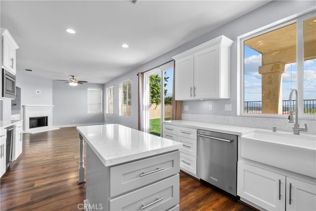 24036 Via Vista, Valencia, CA 91354