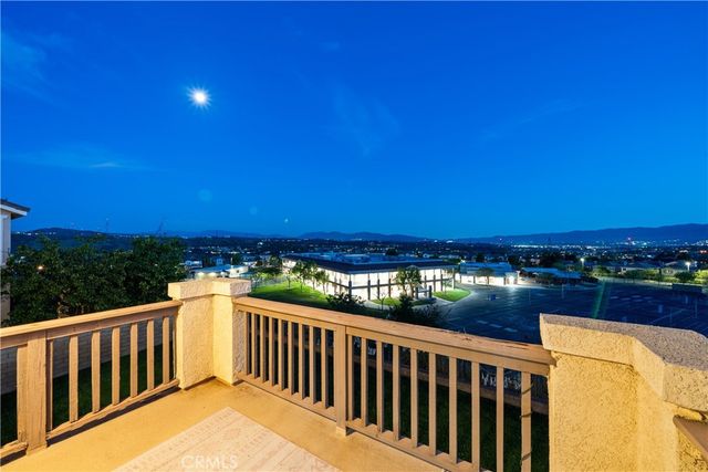 24036 Via Vista, Valencia, CA 91354