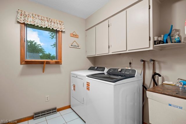 7611 Bronson Road, Olmsted Twp, OH 44138