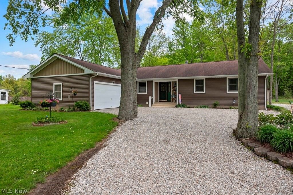 7611 Bronson Road, Olmsted Twp, OH 44138