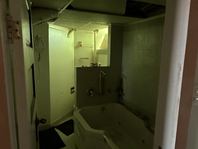 3820 E Munkwitz AVENUE, Cudahy, WI 53110