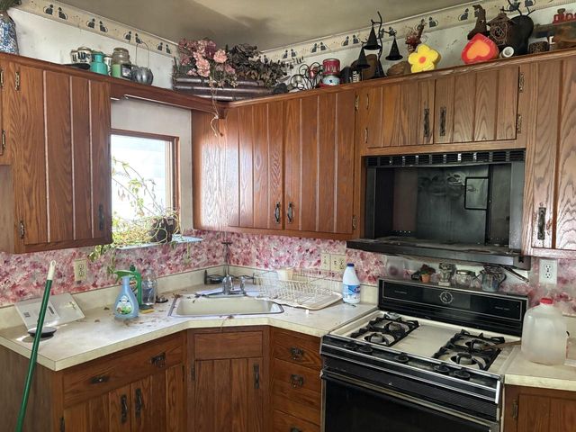 3820 E Munkwitz AVENUE, Cudahy, WI 53110