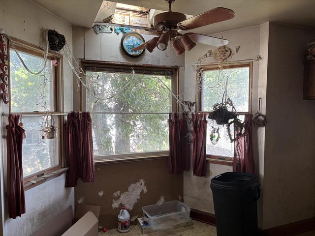 3820 E Munkwitz AVENUE, Cudahy, WI 53110