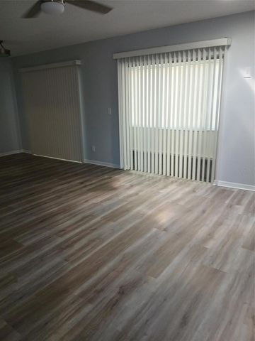 431 GLOUCESTER BOULEVARD 87, Sun City Center, FL 33573