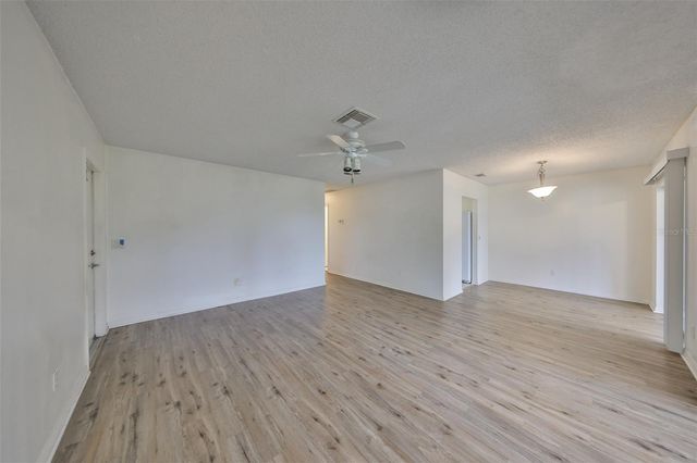 431 GLOUCESTER BOULEVARD 87, Sun City Center, FL 33573