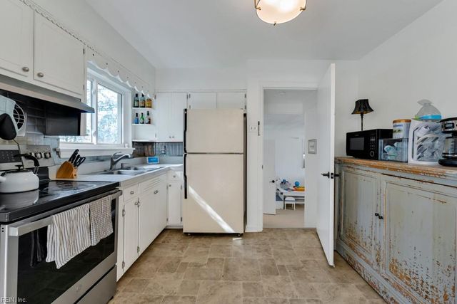 4813 Tulip DR, Virginia Beach, VA 23455