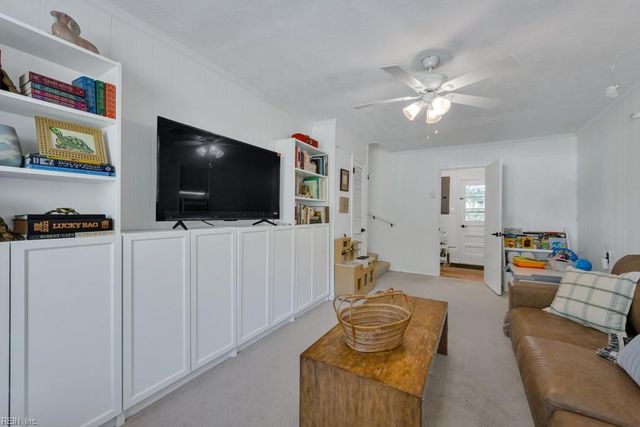 4813 Tulip DR, Virginia Beach, VA 23455