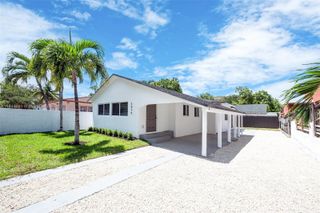 2479 NW 26th St, Miami, FL 33142
