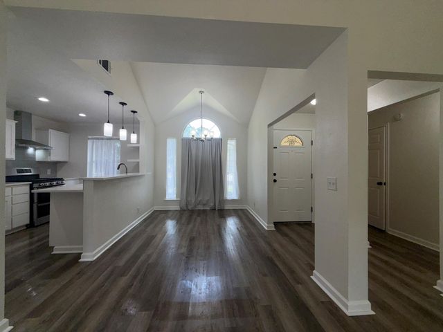 5807 TERI RD, Austin, TX 78744